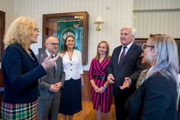  Wręczenie  umów w ramach Marszałkowskiego Konkursu „Inicjatywa Sołecka” w  Irządzach. fot. Tomasz Żak / UMWS 