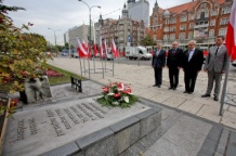  Tablica upamiętniająca miejsce śmierci Powstańców i harcerzy 4 września 1939  