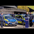  Przekazanie 85 radiowozów dla policji. fot. Tomasz Żak / UMWS 