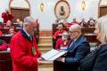 Wręczenie wyróżnień przewodnikom na Sali Sejmu Śląskiego. 