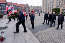  Kwiaty pod Pomnikiem Korfantego na pl. Sejmu Śląskiego 