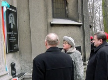  Tablicę odsłonili marszałek województwa śląskiego Michał Czarski, Katarzyna Wencel - prezes Bractwa Myśli Bratniej oraz wnuk - imiennik marszałka - Konstanty Wolny 