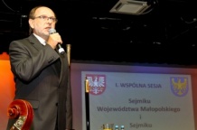  Radny powitał dyrektor zespołu Adam Pastuch 